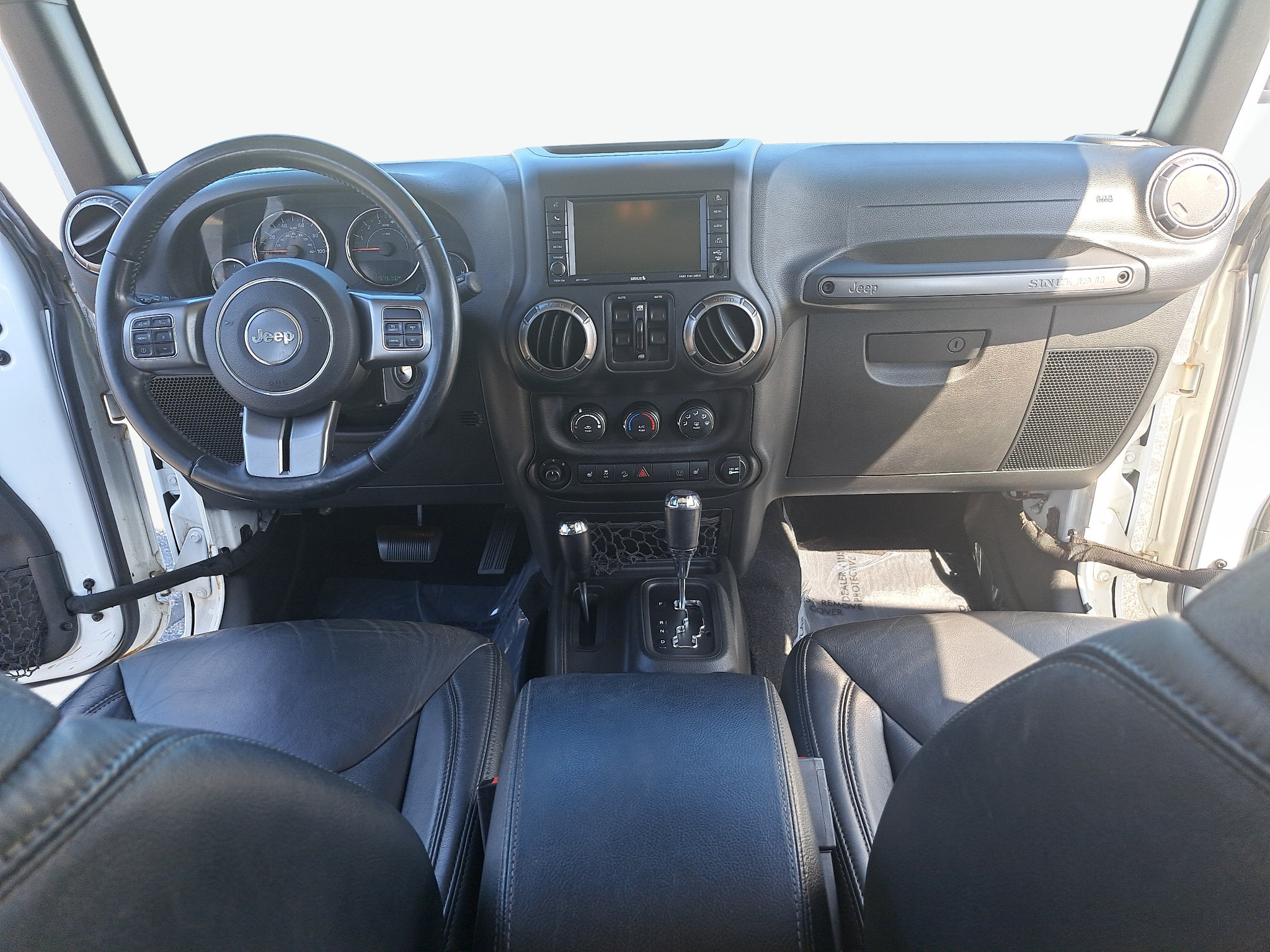 Used 2018 Jeep Wrangler Unlimited Sahara w/ Dual Top Group AWD/4WD image 10
