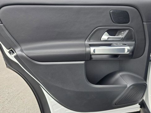 New 2026 Mercedes-Benz GLB 250 4MATIC image 19