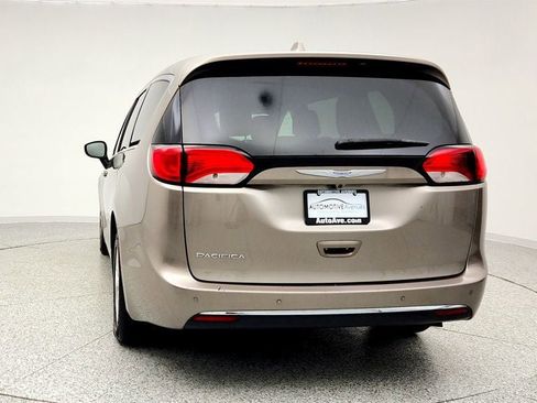 Used 2017 Chrysler Pacifica Touring Plus w/ Tire & Wheel Group image 6