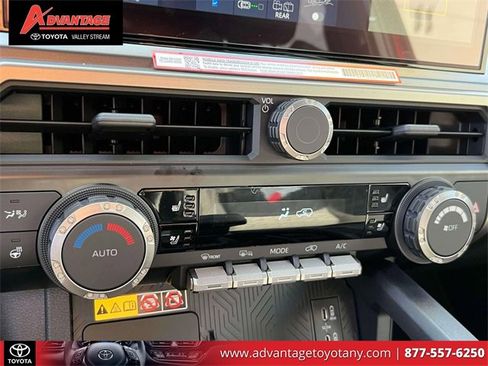 Used 2025 Toyota 4Runner TRD Off-Road Premium image 32