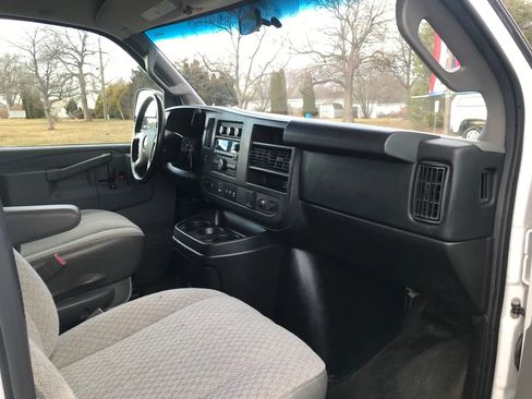 Used 2016 Chevrolet Express 3500 LT w/ LT Preferred Equipment Group image 33
