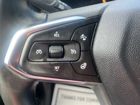 Used 2025 Chevrolet Trax LT w/ LT Convenience Package FWD image 30