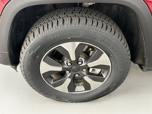 Used 2023 Jeep Grand Cherokee 4WD 4xe image 11