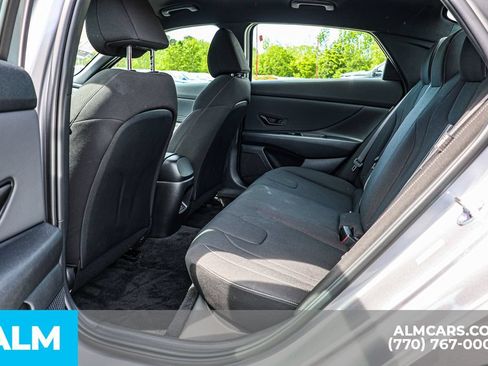 Used 2025 Hyundai Elantra Sport FWD image 19