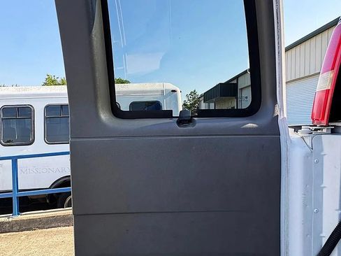 Used 2016 Chevrolet Express 3500 LS RWD image 36
