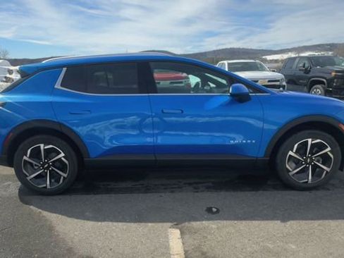 New 2026 Chevrolet Equinox EV LT image 9