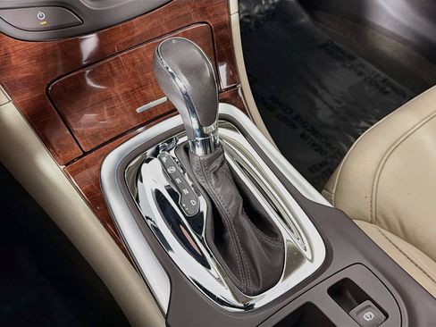 Used 2014 Buick Regal Premium w/ Driver Confidence Package #1 FWD image 17