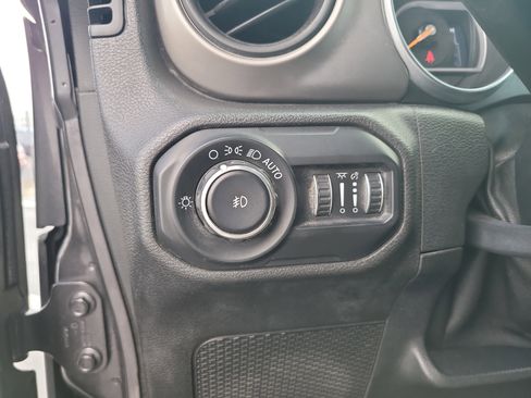 Used 2020 Jeep Wrangler Sport image 28