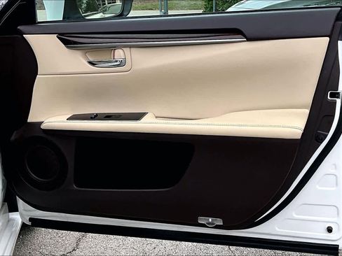 Used 2018 Lexus ES 350 w/ Premier Package image 27