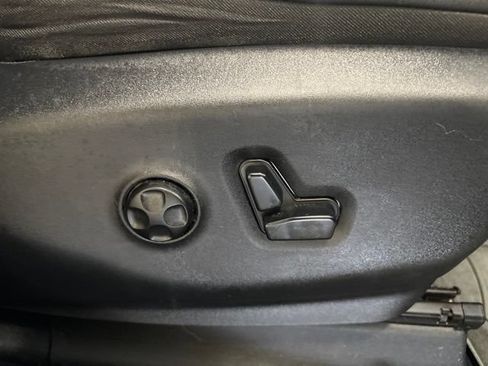 Used 2020 Chrysler Pacifica Touring-L FWD image 58