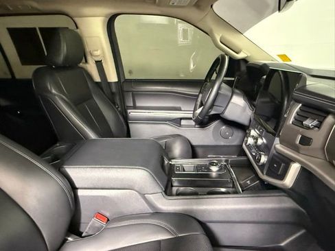 Used 2022 Ford Expedition XLT image 56