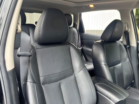 Used 2018 Nissan Rogue SL w/ Premium Package FWD image 38