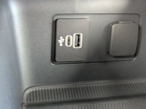 New 2026 Ford Explorer Active w/ Active Comfort Package RWD image 22