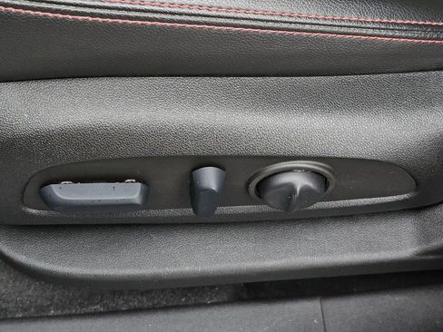 Certified 2022 Chevrolet Equinox RS w/ RS Leather Package image 22