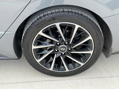 Used 2021 Hyundai Sonata Limited w/ Preferred Accessory Package FWD image 30