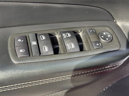 Used 2015 Jeep Grand Cherokee Limited image 13