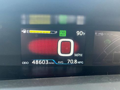 Used 2020 Toyota Prius Prime XLE image 31