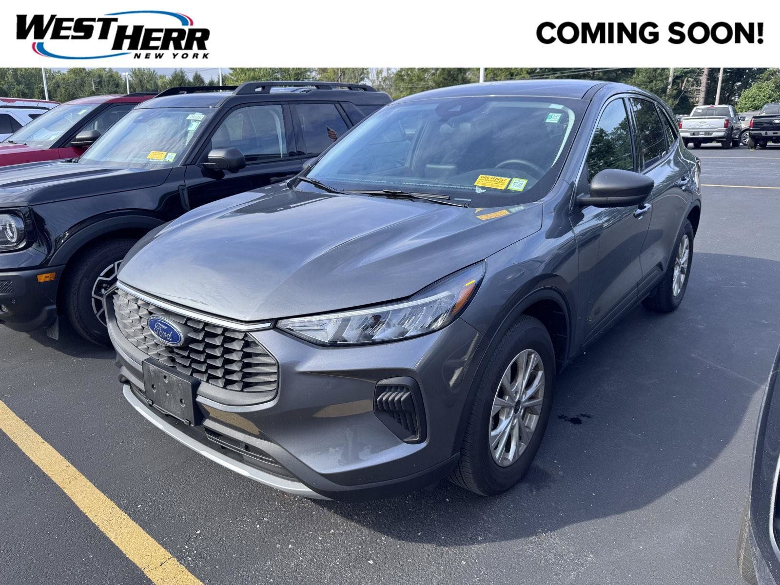 Used 2023 Ford Escape Active AWD/4WD image 1