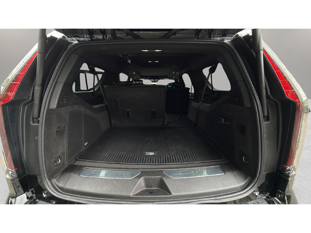 Certified 2024 Cadillac Escalade ESV Premium Luxury w/ LPO, Floor Liner Package AWD/4WD image 31