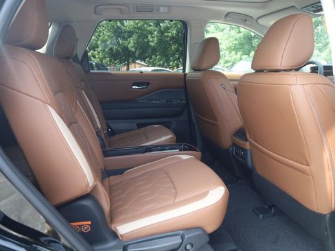New 2026 Nissan Pathfinder Platinum AWD/4WD image 22