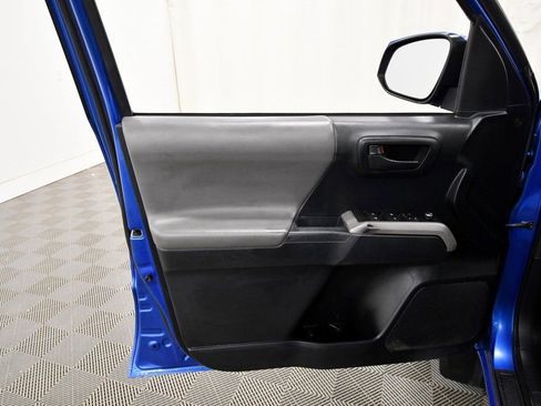 Used 2017 Toyota Tacoma SR5 image 13