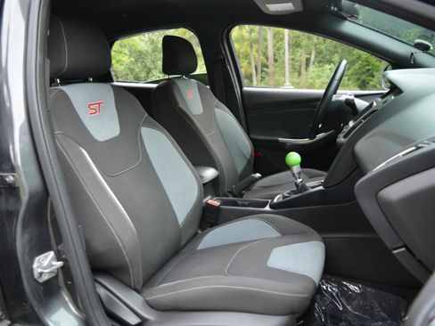 Used 2017 Ford Focus ST FWD image 17