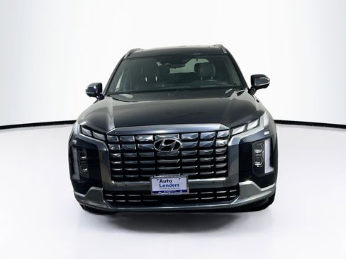Used 2023 Hyundai Palisade Calligraphy image 2