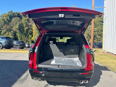 New 2026 Chevrolet Traverse High Country image 35