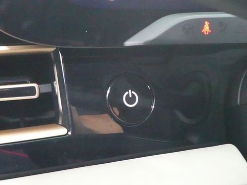 Used 2020 Porsche Taycan 4S image 19