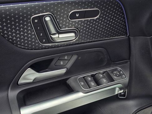 New 2026 Mercedes-Benz GLB 250 4MATIC image 36