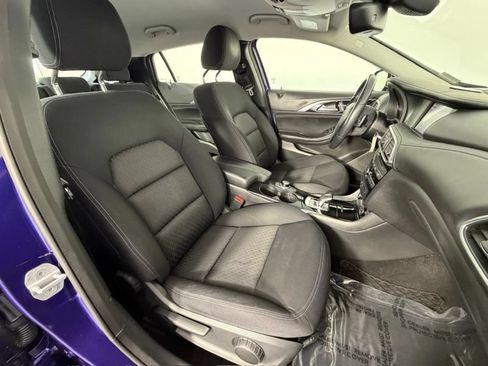 Used 2017 INFINITI QX30 FWD image 31