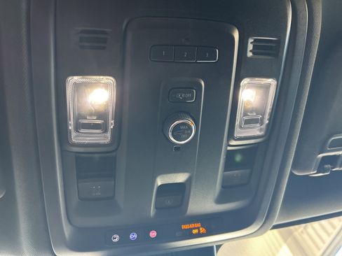 Used 2023 Chevrolet Suburban RST image 31