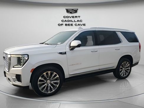 Used 2021 GMC Yukon Denali w/ Denali Premium Package image 4