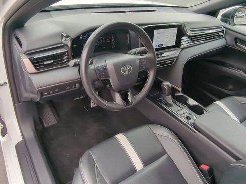 Certified 2025 Toyota Camry SE image 9