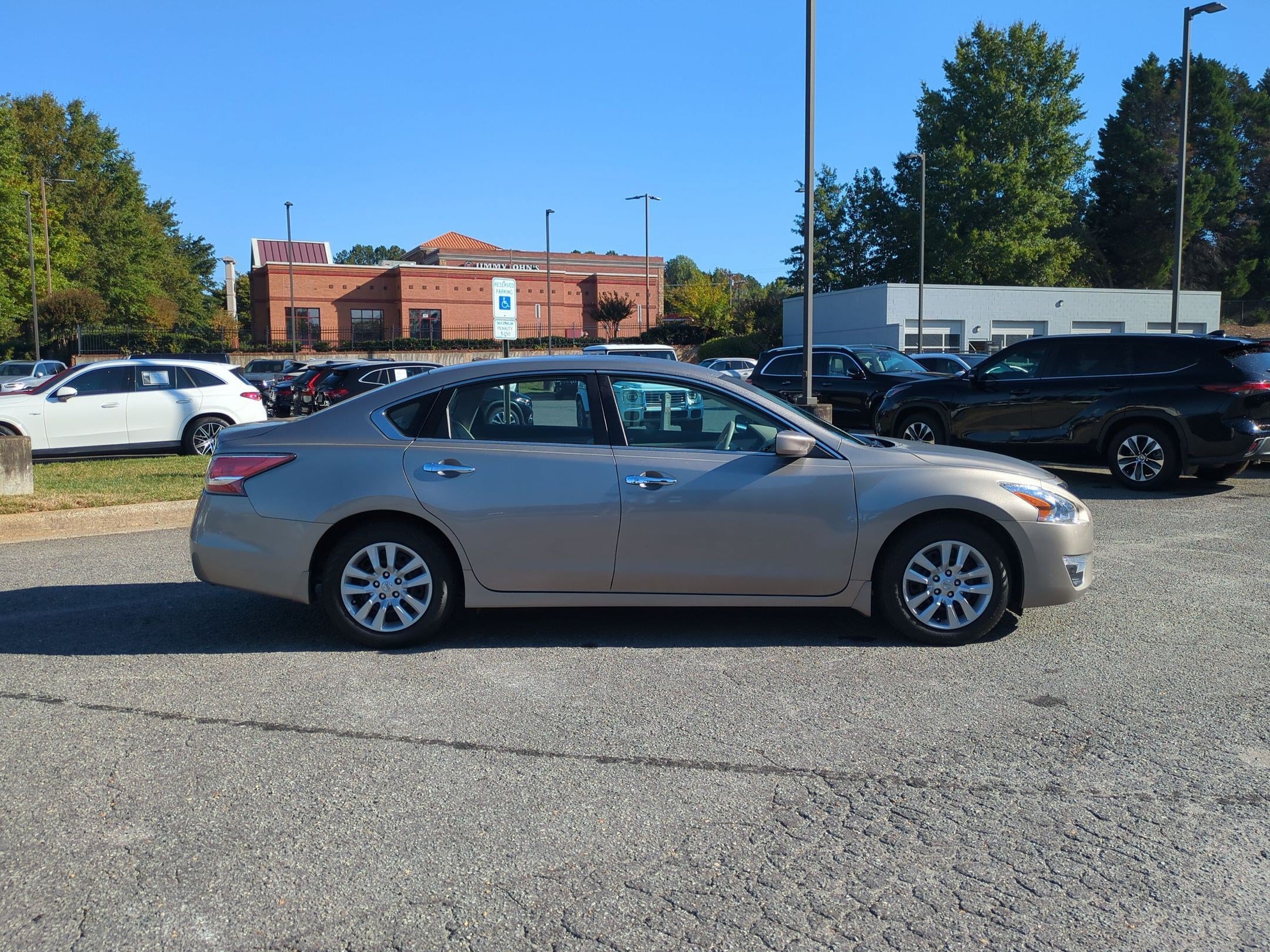 Used 2014 Nissan Altima 2.5 S FWD image 2