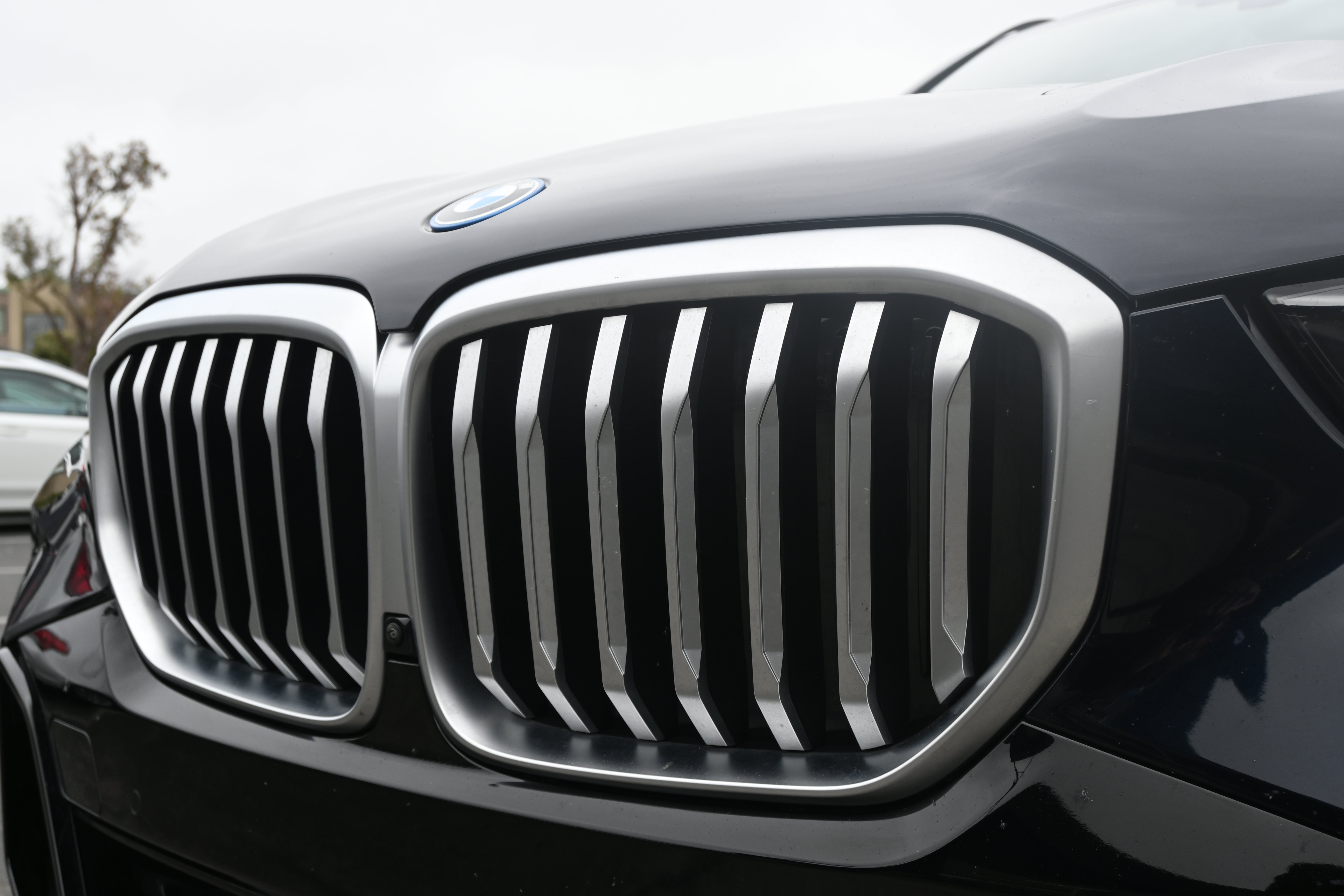 Used 2024 BMW X5 xDrive50e w/ M Sport Package AWD/4WD image 22