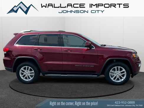 Used 2017 Jeep Grand Cherokee Laredo w/ Quick Order Package 23E AWD/4WD image 6