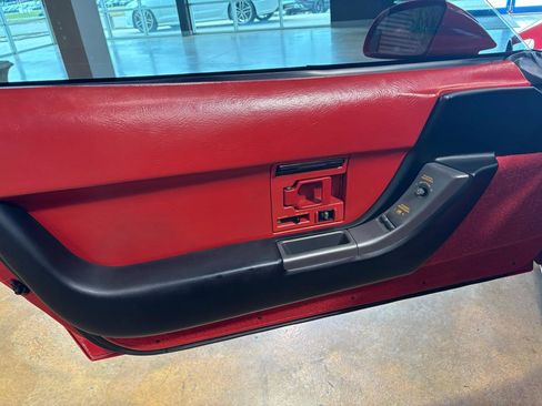 Used 1990 Chevrolet Corvette ZR-1 RWD image 17