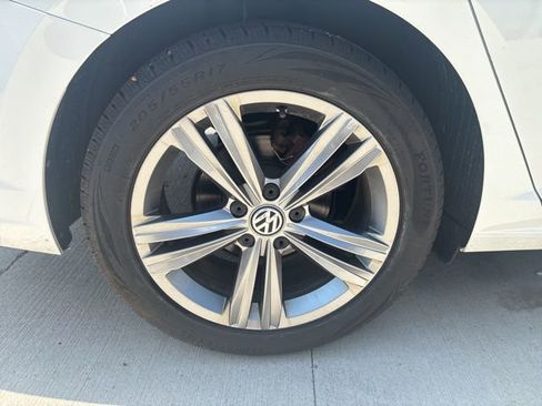 Used 2019 Volkswagen Jetta R-Line w/ R-Line Cold Weather Package FWD image 9