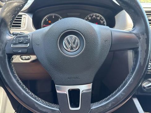 Used 2012 Volkswagen Jetta TDI FWD image 15