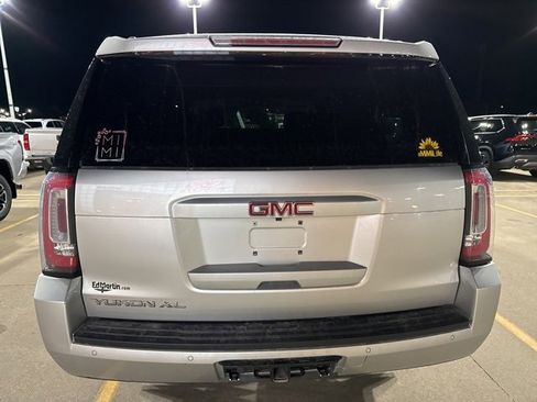 Used 2017 GMC Yukon XL SLT image 9