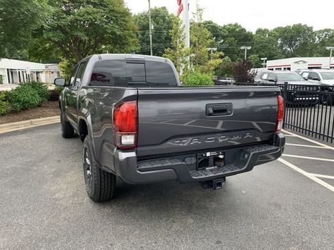 Used 2022 Toyota Tacoma SR5 w/ Technology Package AWD/4WD image 6