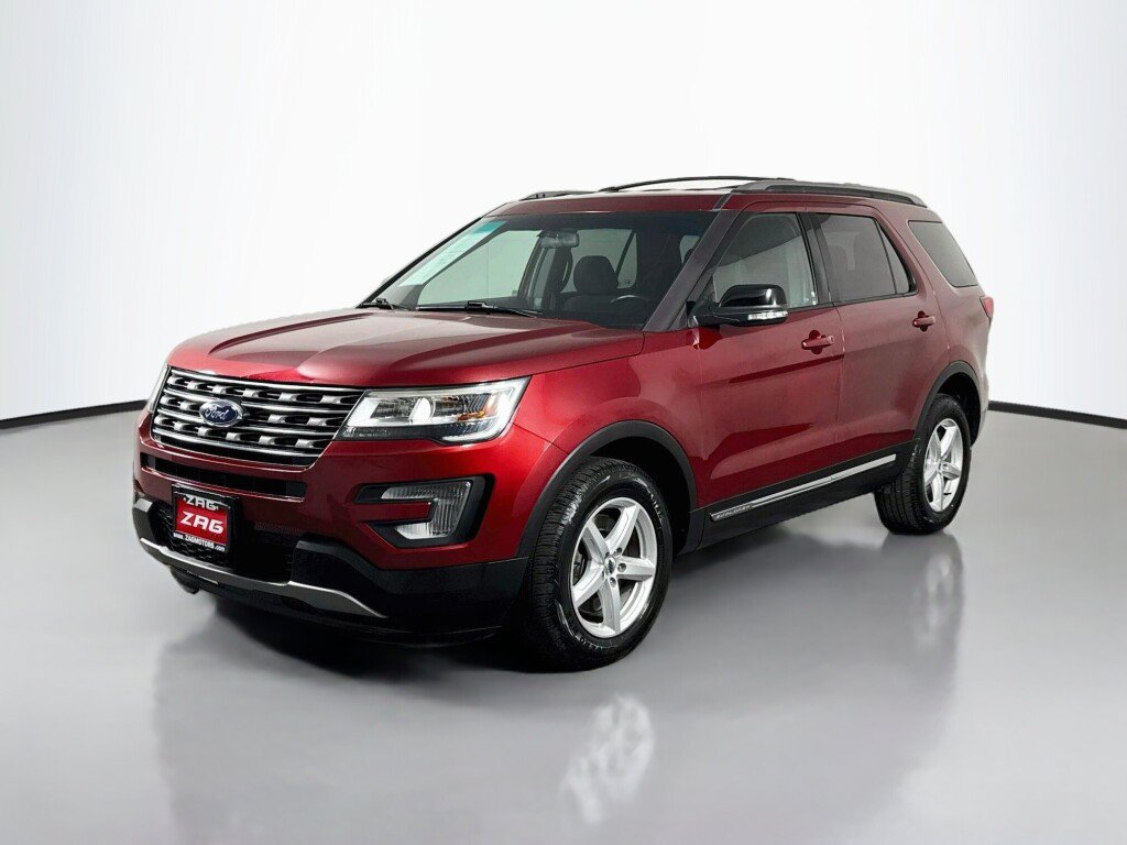 Used 2017 Ford Explorer XLT AWD/4WD image 1