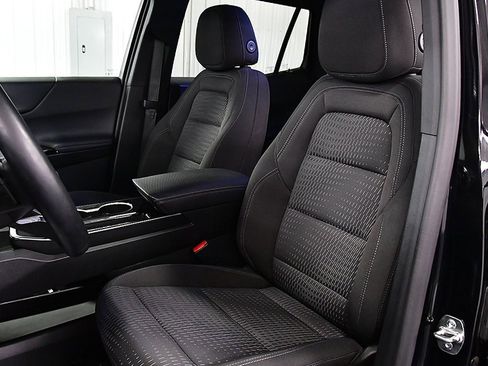 Used 2025 Chevrolet Equinox LT w/ Safety and Technology Package image 25