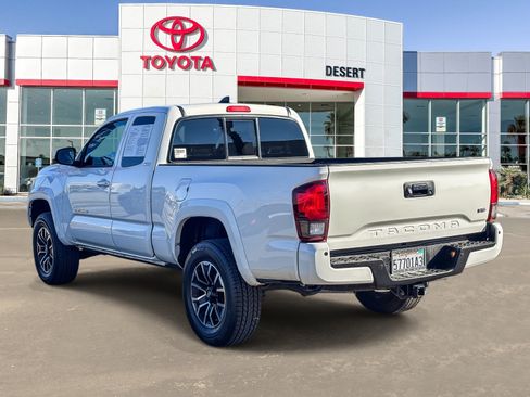 Used 2020 Toyota Tacoma SR5 RWD image 5