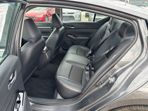 Used 2024 Nissan Altima 2.5 SR FWD image 15