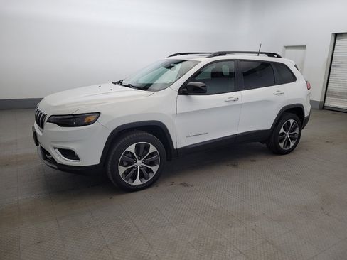 Used 2022 Jeep Cherokee Limited w/ Elite Package image 2