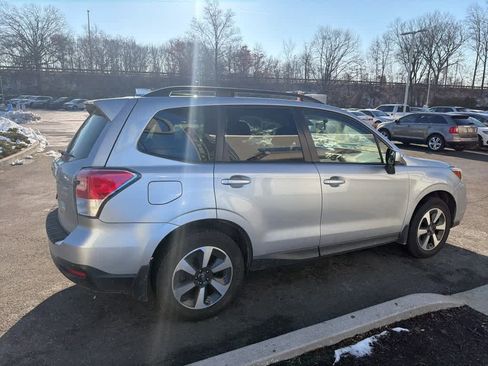 Used 2017 Subaru Forester 2.5i Premium w/ All-Weather Package image 14