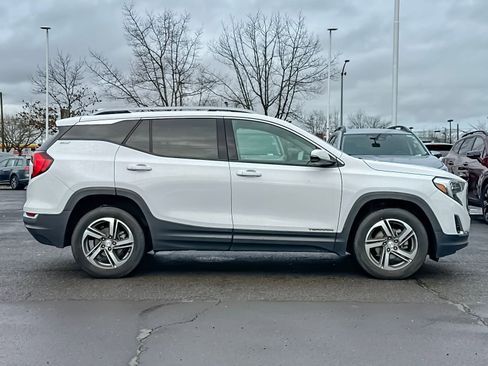 Used 2020 GMC Terrain SLT image 2