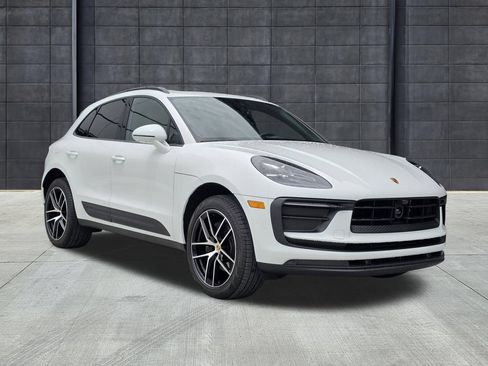 Used 2026 Porsche Macan AWD/4WD image 6